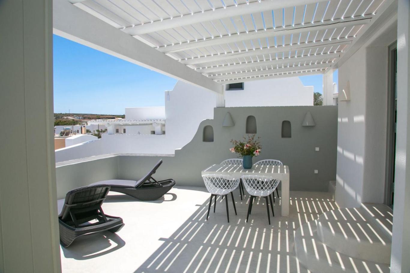 Shades Of White Villas Emporio  Exterior photo